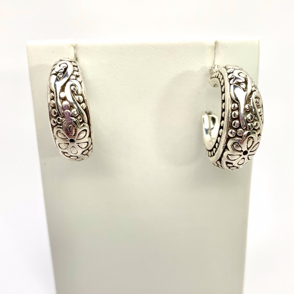 MAGNOLIA 925 STERLING SILVER HOOPS EARRINGS - Picture 8 of 8